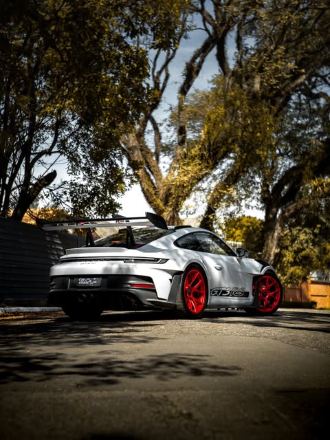 PORSCHE 911 GT3 RS - Imagem 2
