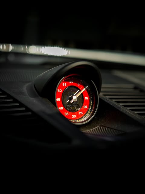 PORSCHE 911 GT3 RS - Imagem 18