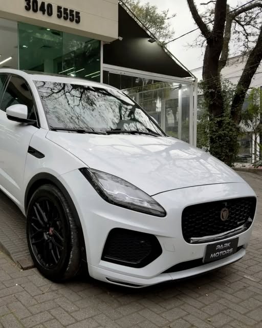 JAGUAR E-PACE R-DYNAMIC S P250 - Imagem 4