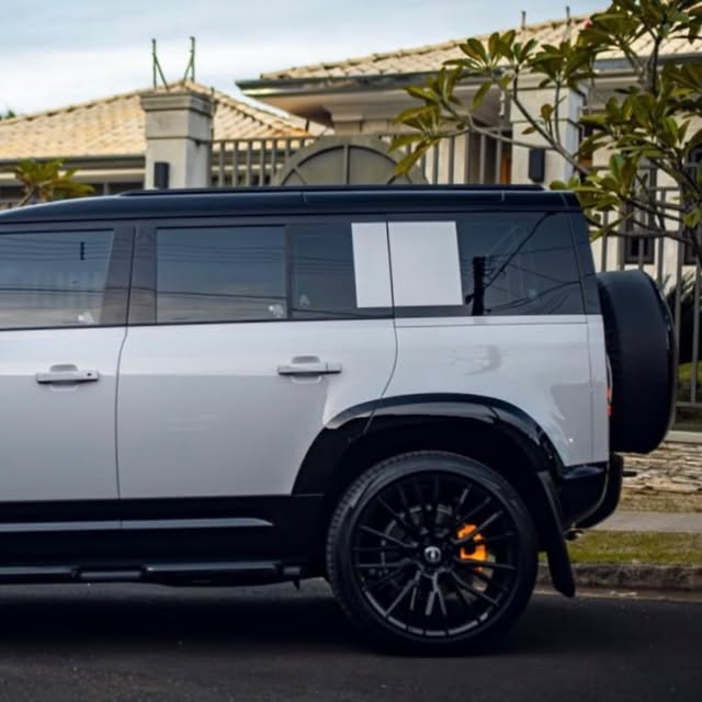 LAND ROVER DEFENDER X-DYNAMIC HSE - Imagem 17