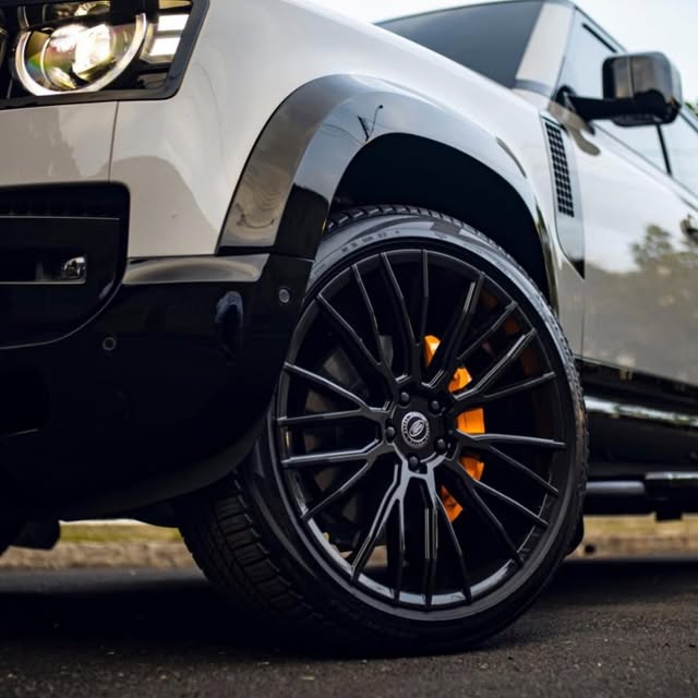LAND ROVER DEFENDER X-DYNAMIC HSE - Imagem 9