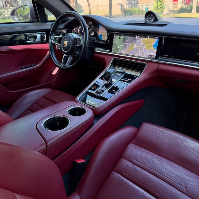 PORSCHE PANAMERA 4 E-HYBRID - Imagem 6
