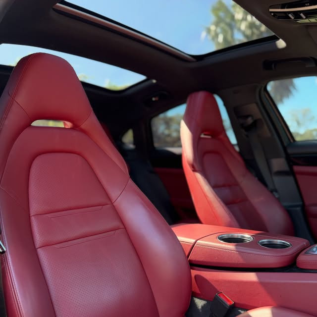 PORSCHE PANAMERA 4 E-HYBRID - Imagem 8