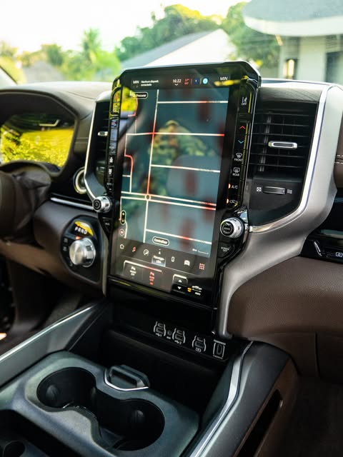 RAM 1500 LARAMIE - Imagem 13