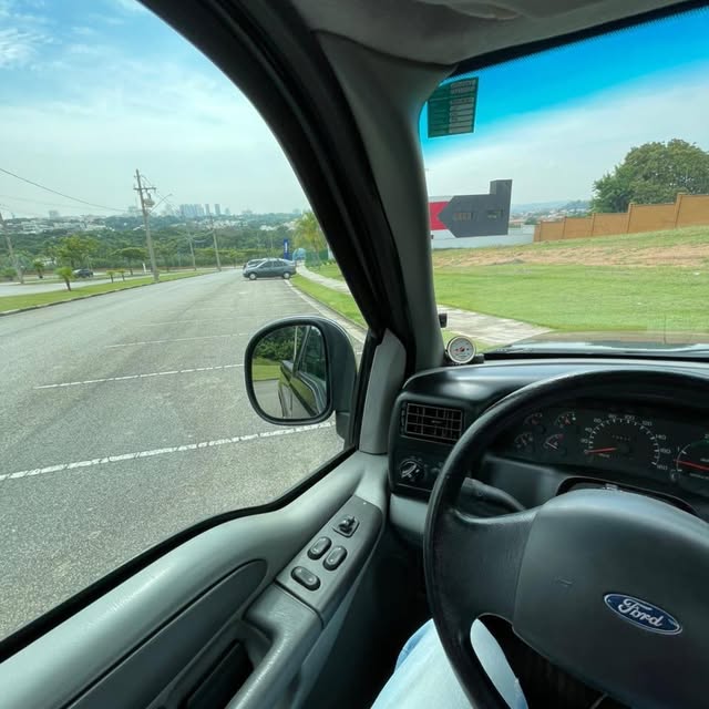 FORD F-250 XLT-L - Imagem 11