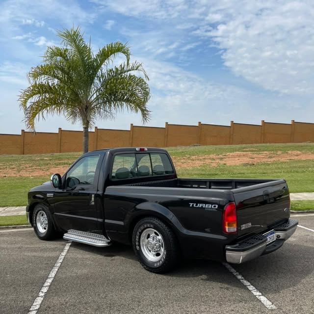 FORD F-250 XLT-L - Imagem 4