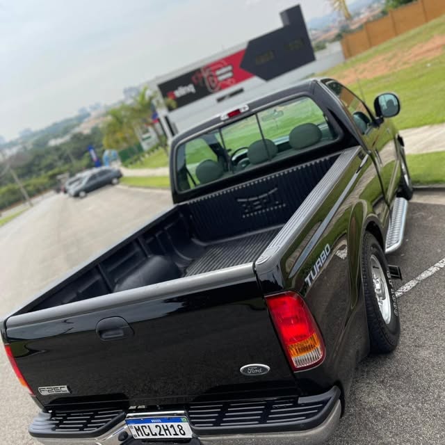 FORD F-250 XLT-L - Imagem 5