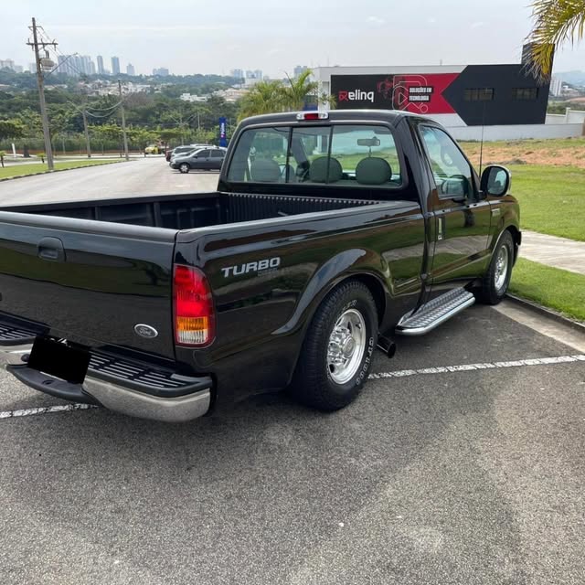 FORD F-250 XLT-L - Imagem 9
