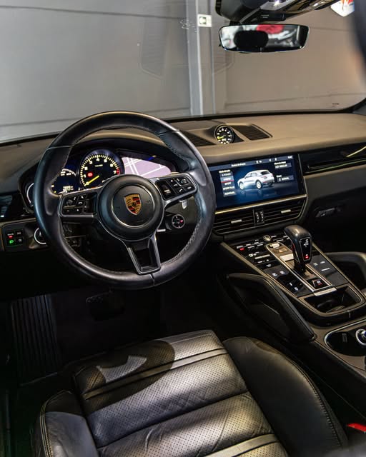 PORSCHE CAYENNE - Imagem 3