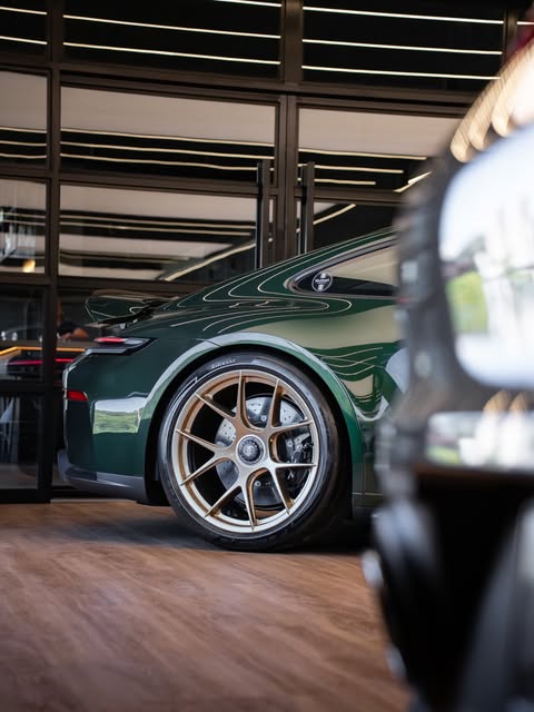 PORSCHE 911 GT3 TOURING - Imagem 13