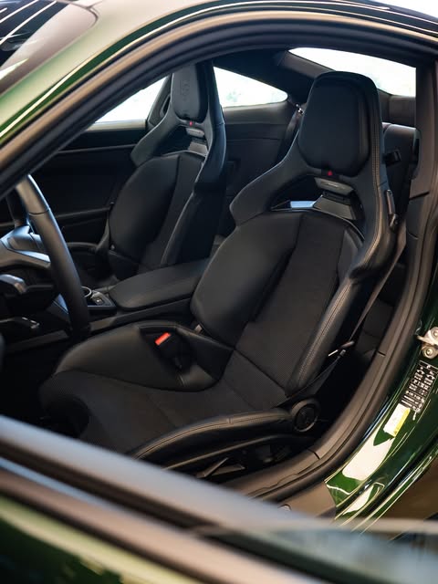PORSCHE 911 GT3 TOURING - Imagem 14