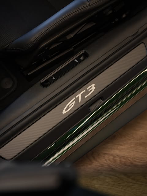 PORSCHE 911 GT3 TOURING - Imagem 18
