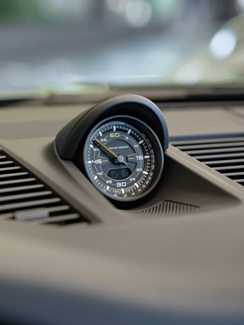 PORSCHE 911 GT3 TOURING - Imagem 6
