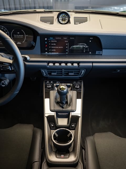 PORSCHE 911 GT3 TOURING - Imagem 8
