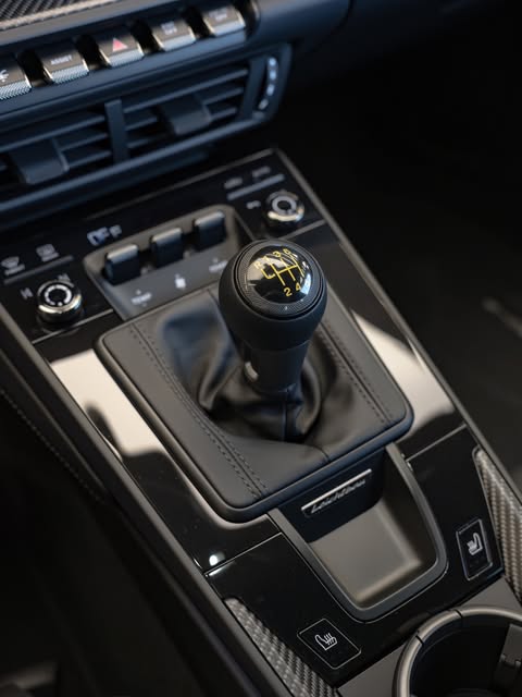 PORSCHE 911 GT3 TOURING - Imagem 10