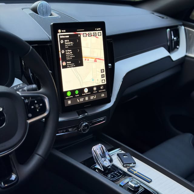VOLVO XC60 T8 HYBRID ULTRA DARK - Imagem 2