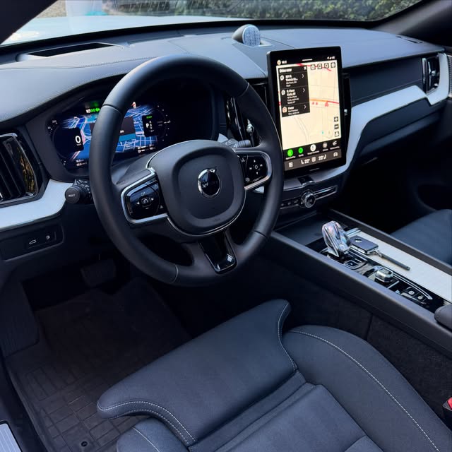 VOLVO XC60 T8 HYBRID ULTRA DARK - Imagem 14