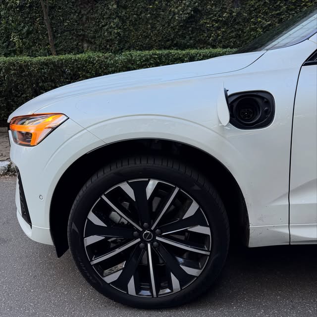 VOLVO XC60 T8 HYBRID ULTRA DARK - Imagem 15