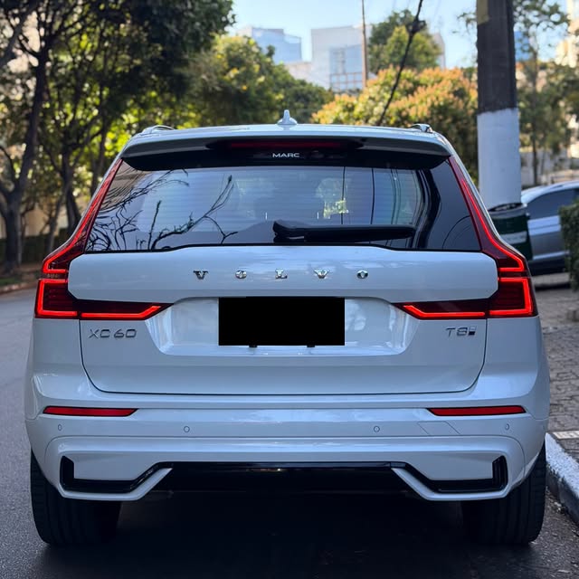 VOLVO XC60 T8 HYBRID ULTRA DARK - Imagem 17