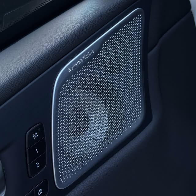 VOLVO XC60 T8 HYBRID ULTRA DARK - Imagem 8