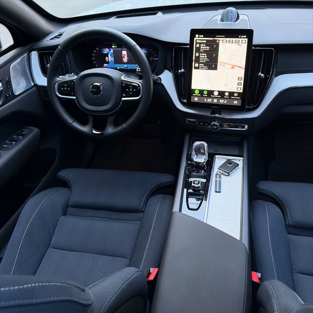 VOLVO XC60 T8 HYBRID ULTRA DARK - Imagem 10