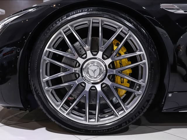 MERCEDES-BENZ SL 63 AMG - Imagem 6