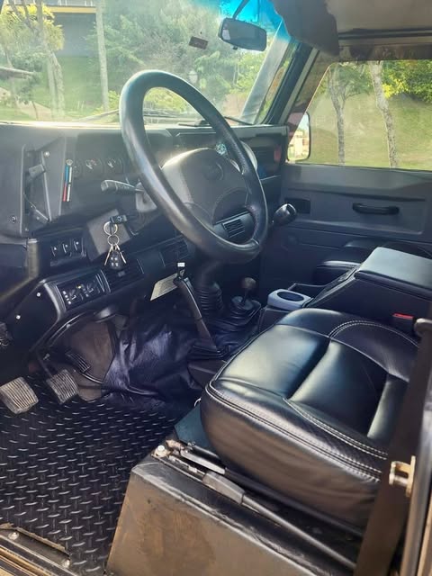 LAND ROVER DEFENDER - Imagem 8