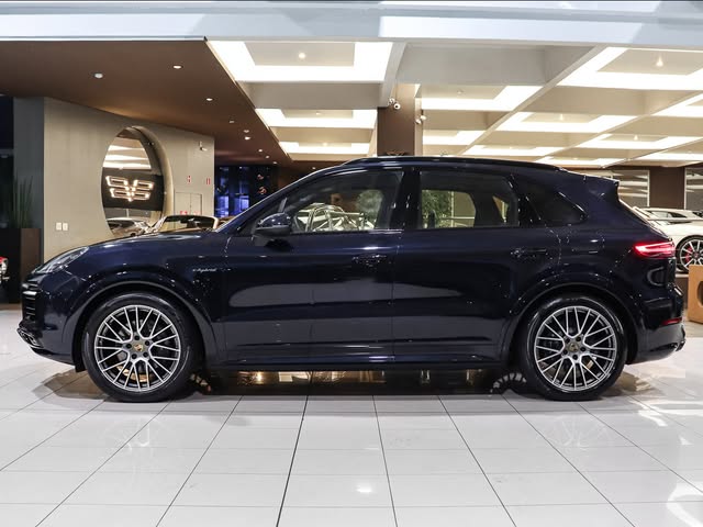 PORSCHE CAYENNE E-HYBRID PLATINUM EDITION - Imagem 2