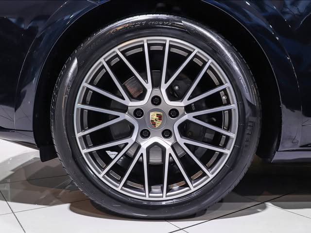 PORSCHE CAYENNE E-HYBRID PLATINUM EDITION - Imagem 5