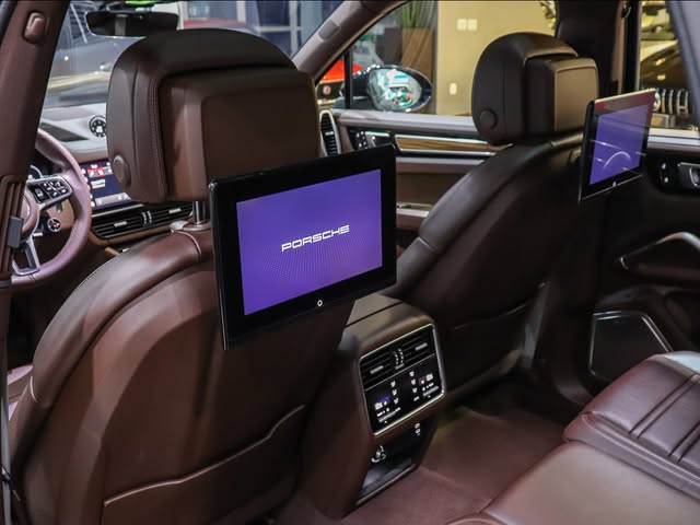 PORSCHE CAYENNE E-HYBRID PLATINUM EDITION - Imagem 9