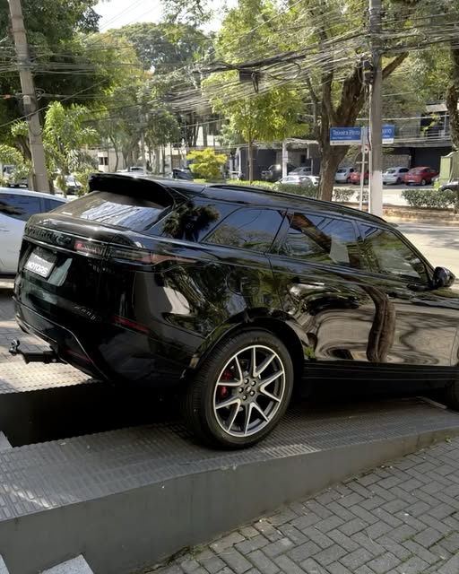 LAND ROVER RANGE ROVER VELAR P400E R-DYNAMIC HSE - Imagem 5