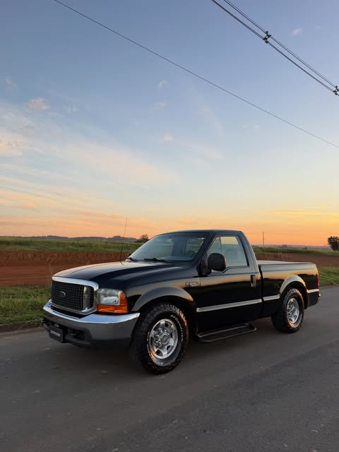 FORD F-250 XLTL - Imagem 1