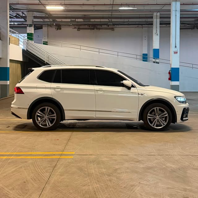 VOLKSWAGEN TIGUAN R-LINE - Imagem 6