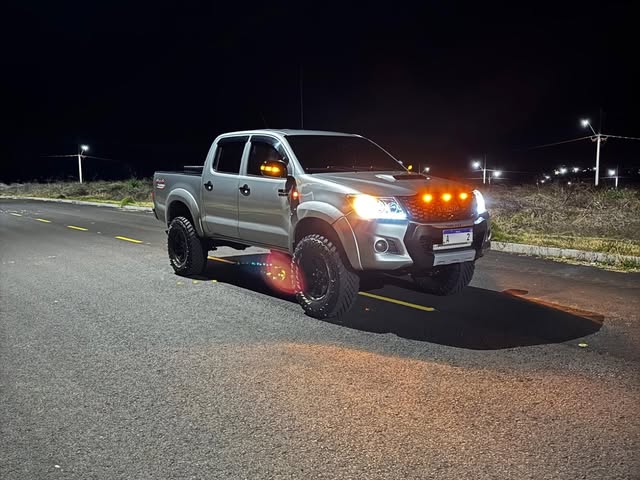 TOYOTA HILUX SR - Imagem 1