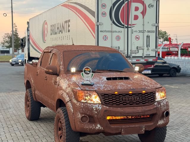TOYOTA HILUX SR - Imagem 7
