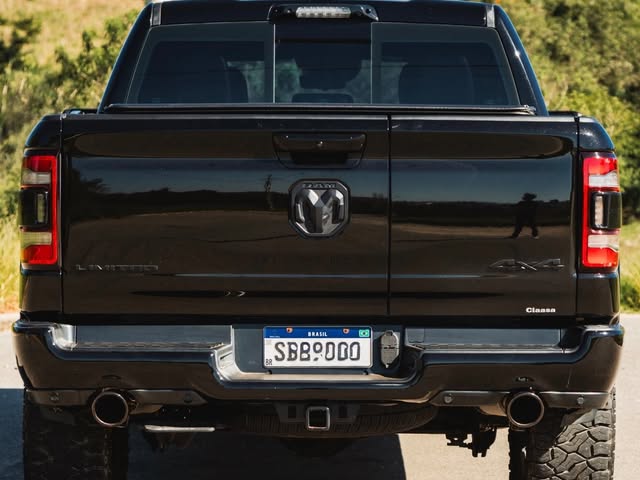 RAM 1500 LIMITED NIGHT EDITION - Imagem 2