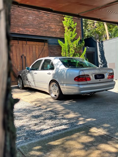 MERCEDES-BENZ E55 AMG - Imagem 7