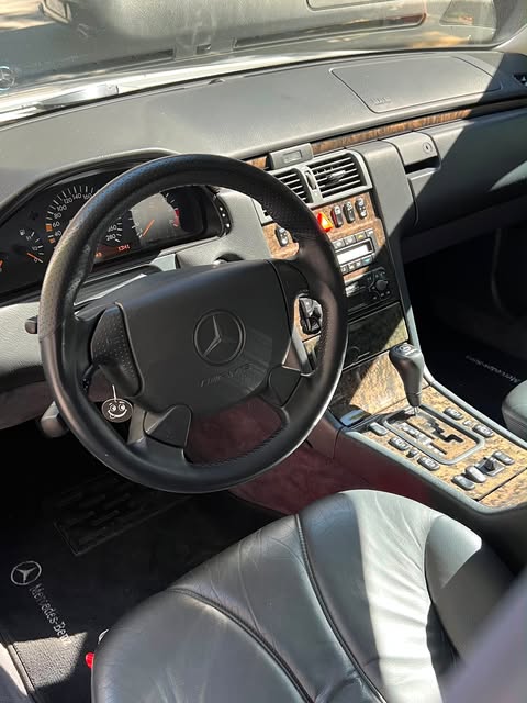 MERCEDES-BENZ E55 AMG - Imagem 8
