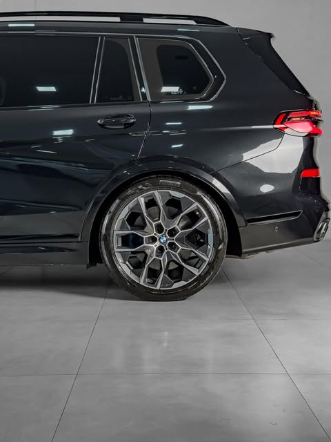 BMW X7 M60I - Imagem 16
