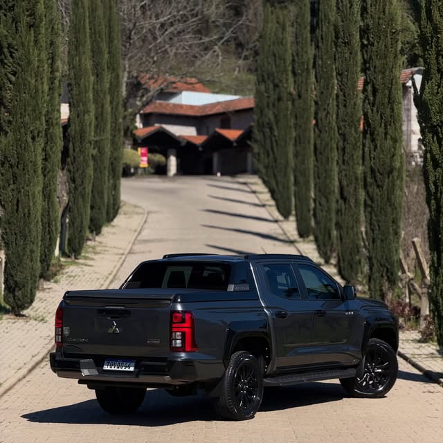 MITSUBISHI TRITON KATANA - Imagem 11