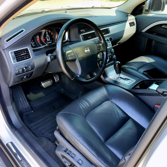 VOLVO XC 70 - Imagem 8