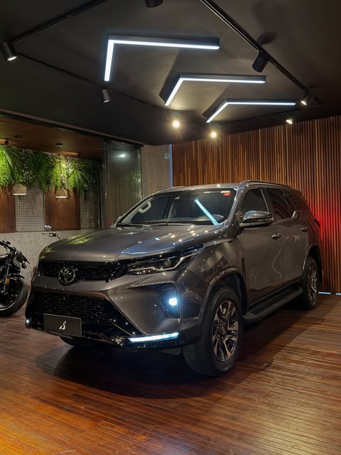 TOYOTA HILUX SW4 SRX PLATINUM - Imagem 2