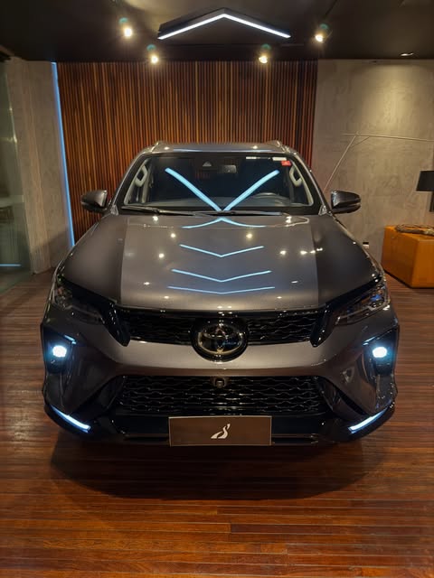 TOYOTA HILUX SW4 SRX PLATINUM - Imagem 5