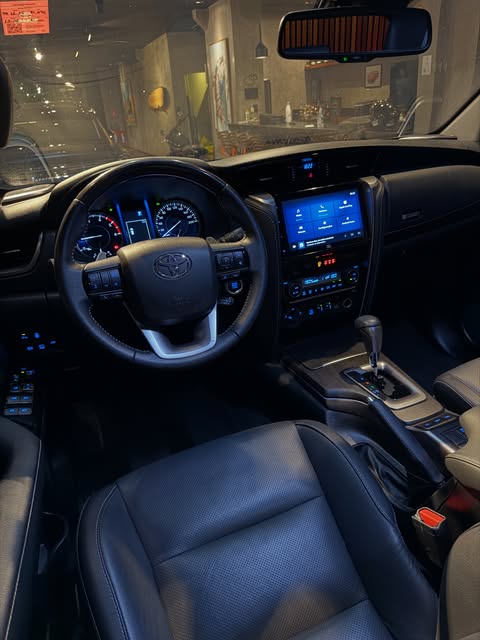 TOYOTA HILUX SW4 SRX PLATINUM - Imagem 6
