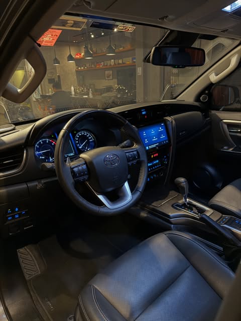 TOYOTA HILUX SW4 SRX PLATINUM - Imagem 9