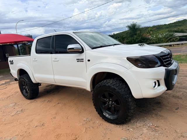 TOYOTA HILUX SR - Imagem 1