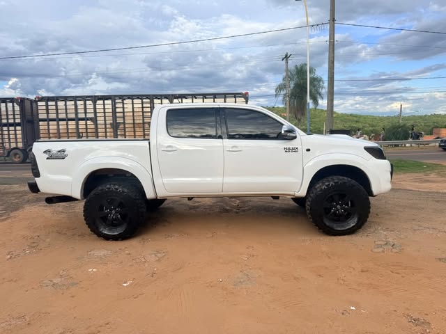 TOYOTA HILUX SR - Imagem 3