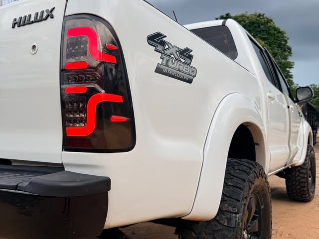 TOYOTA HILUX SR - Imagem 4