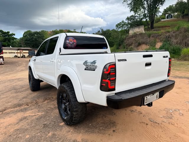 TOYOTA HILUX SR - Imagem 5