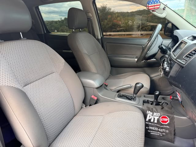 TOYOTA HILUX SR - Imagem 8